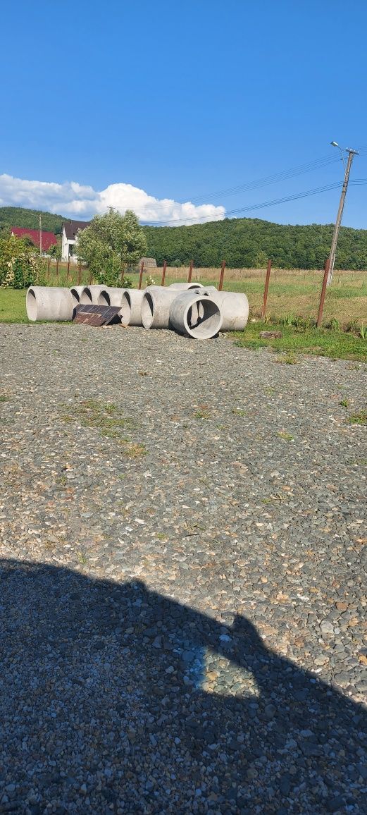 Tuburi de beton.