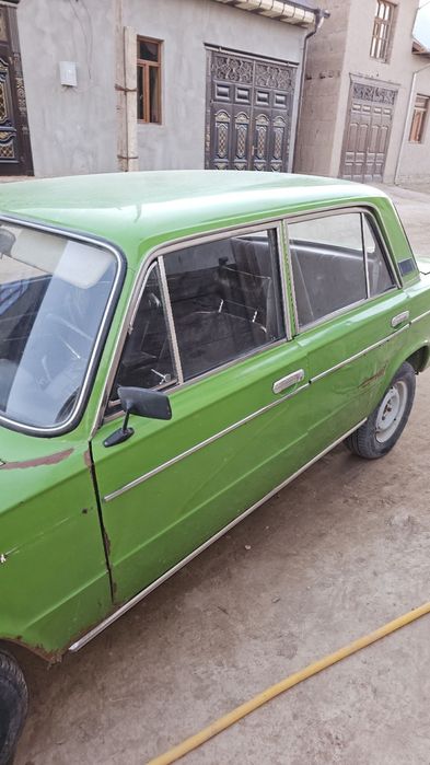 Lada 2106 sotiladi