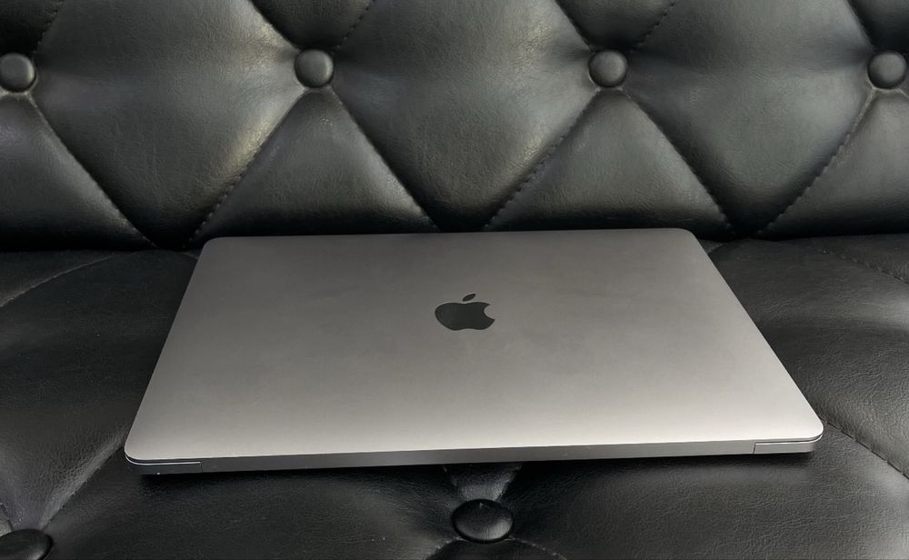 Apple MacBook Pro 2019 в хорошем состояние
