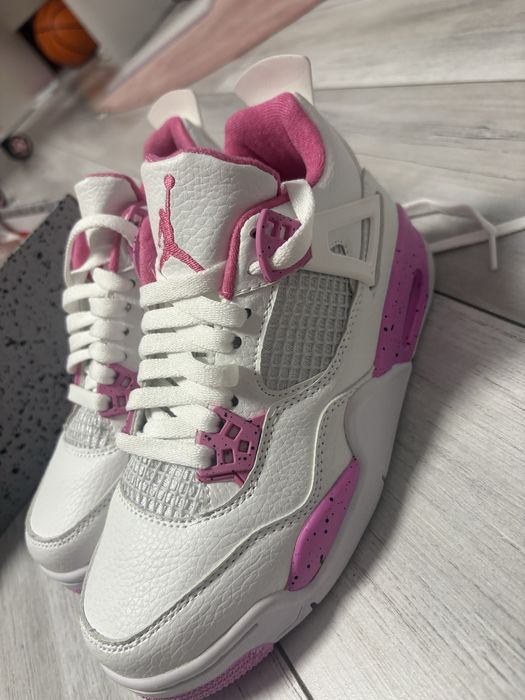 Jordan 4 pink oreo