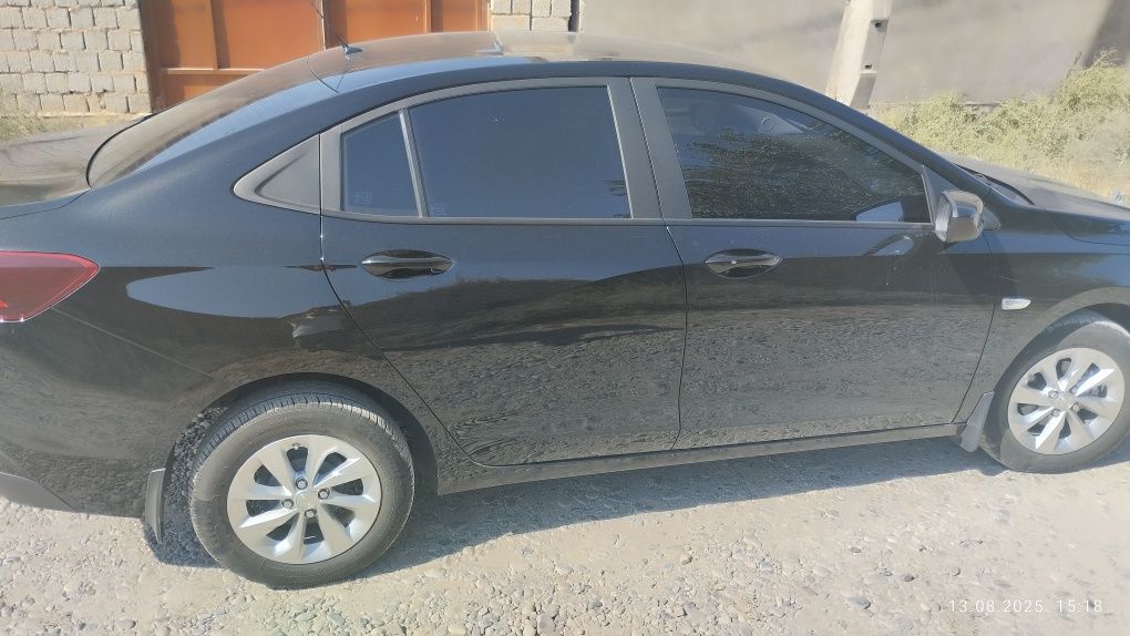 Onix sotiladi 2024 ohiri toza narhi 12900$ taqalgani shu