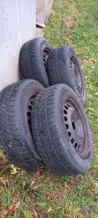 Vând cauciucuri iarna 195/65/r15