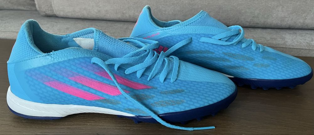 Нови футболни обувки Adidas 42,5