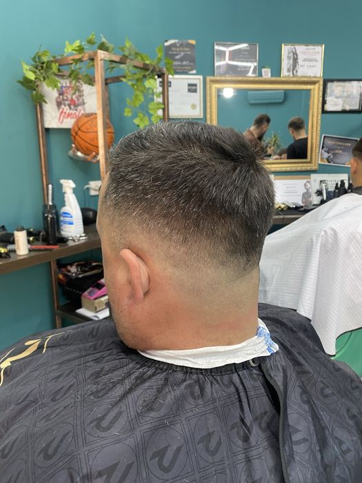 Tuns/ tund frizerie barbati oferta de sarbatori