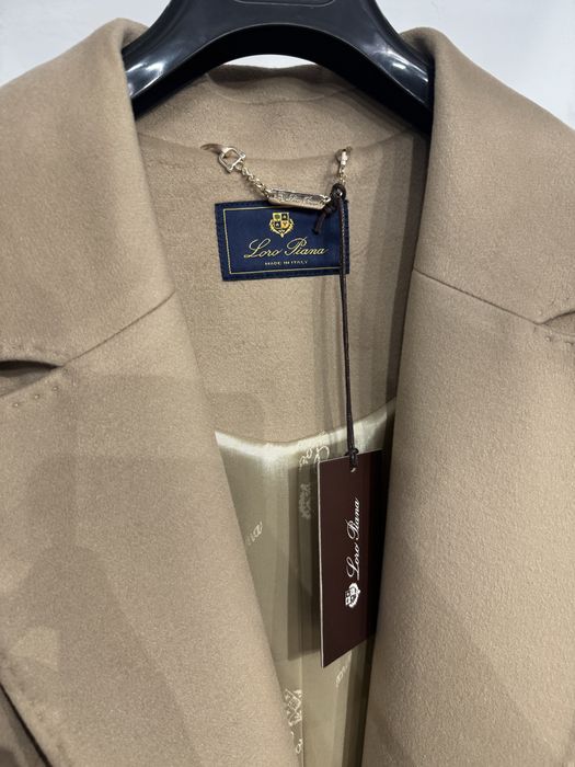 Palton Loro Piana Nou