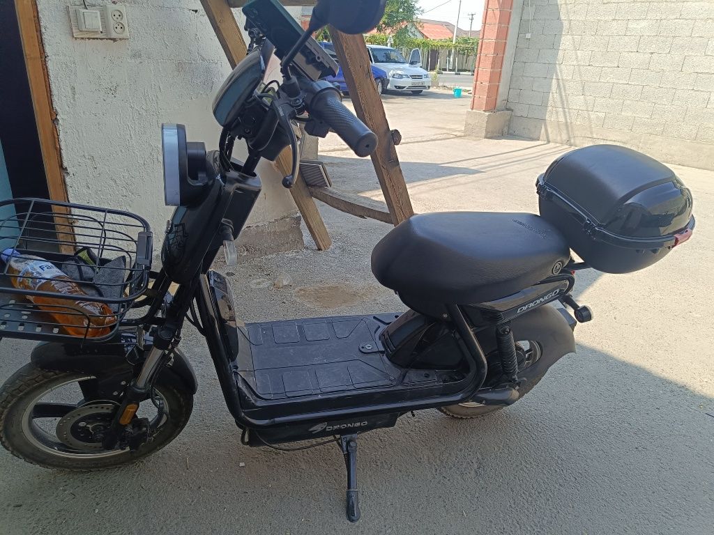 Drongo Skuter 5ta akumlatorli hech qancha yurmagan pachti yangi