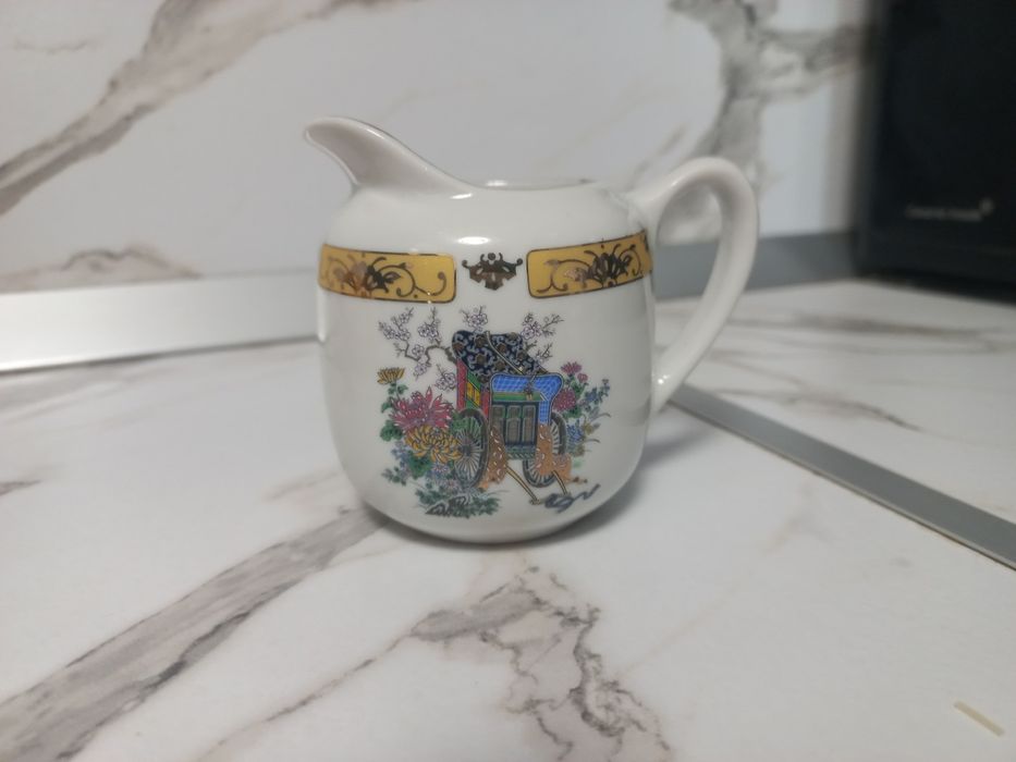 TANAKA JAPAN - порцеланова каничка за чай!