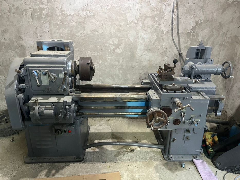 Токарный станок.