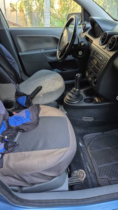 Ford Fiesta 1.4 benzină 2003 – pentru piese sau reparație – întreagă