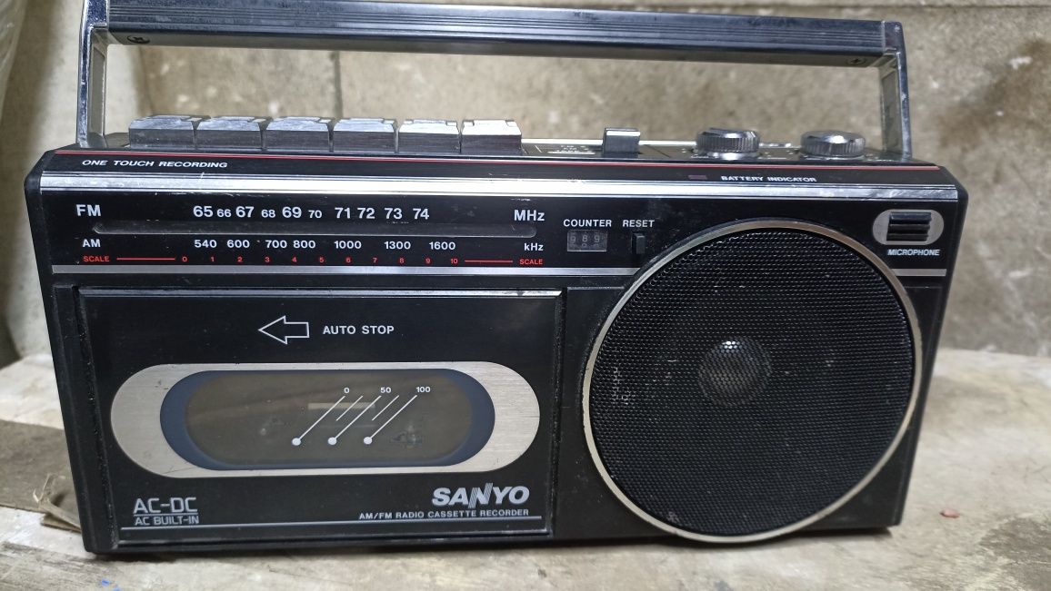 Магнитола sanyo оригинал магнитофон кассетник