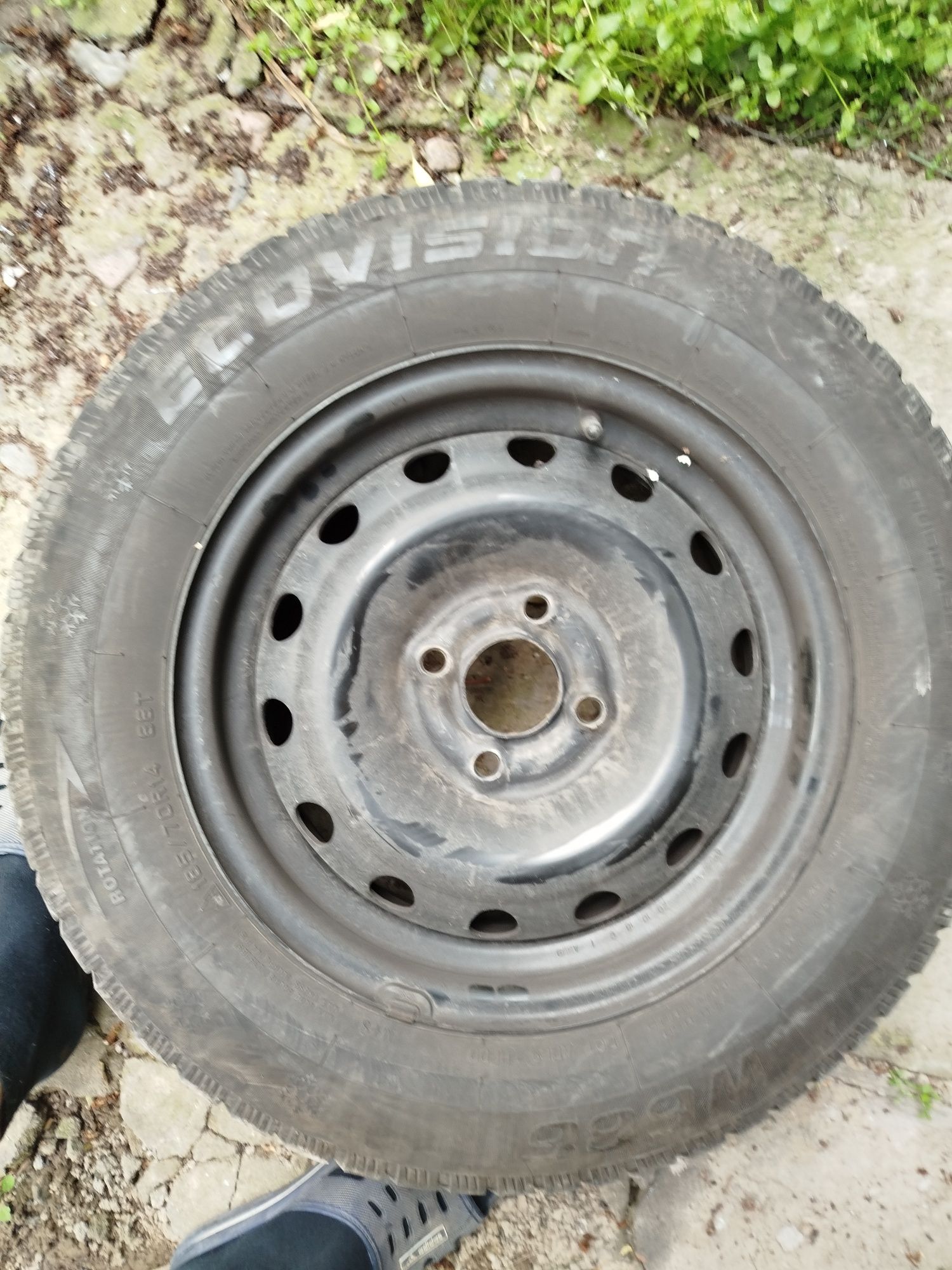 Продаются 4 авто шины с дисками , зимние, 185/70/14