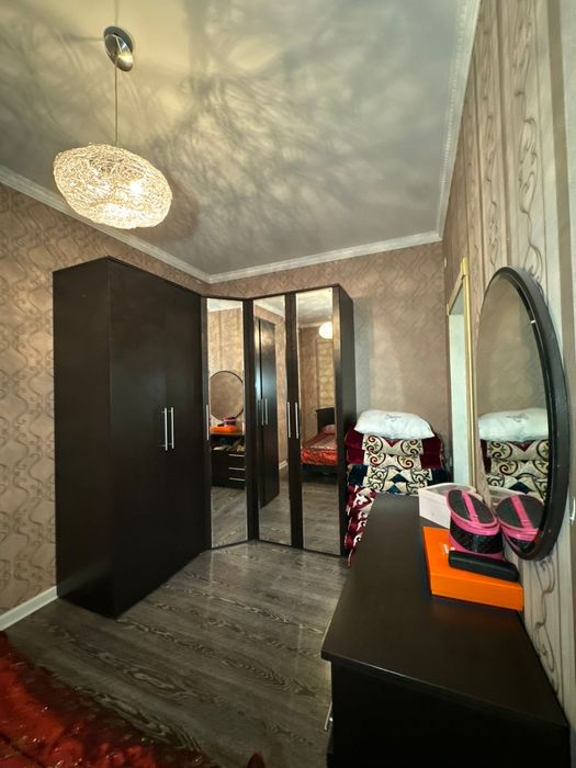 Спальни и диван продаётся состоянии хорош