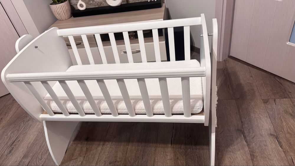 Бебе кошара люлка +матрак с цип и 3 чаршафа с ластик