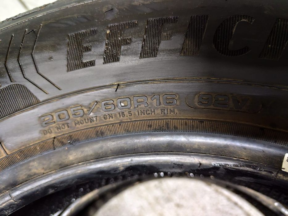 Anvelope 205 60 R16 vara Good year noi!!