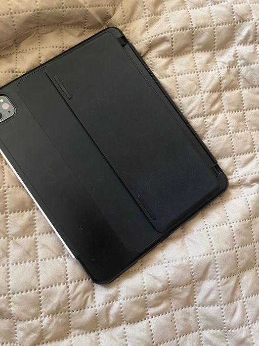 Apple iPad Pro 11" 3th Gen + pencil + Keyboard Case