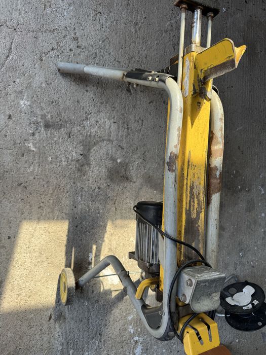 Taietor lemne electric
