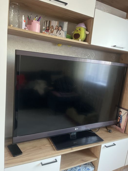 Телевизор LG черный