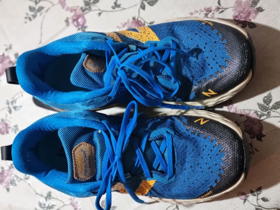 Vând adidasi New Balance