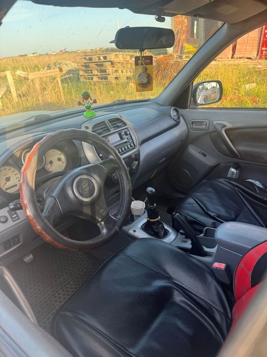 Autoturism Toyota RAV 4