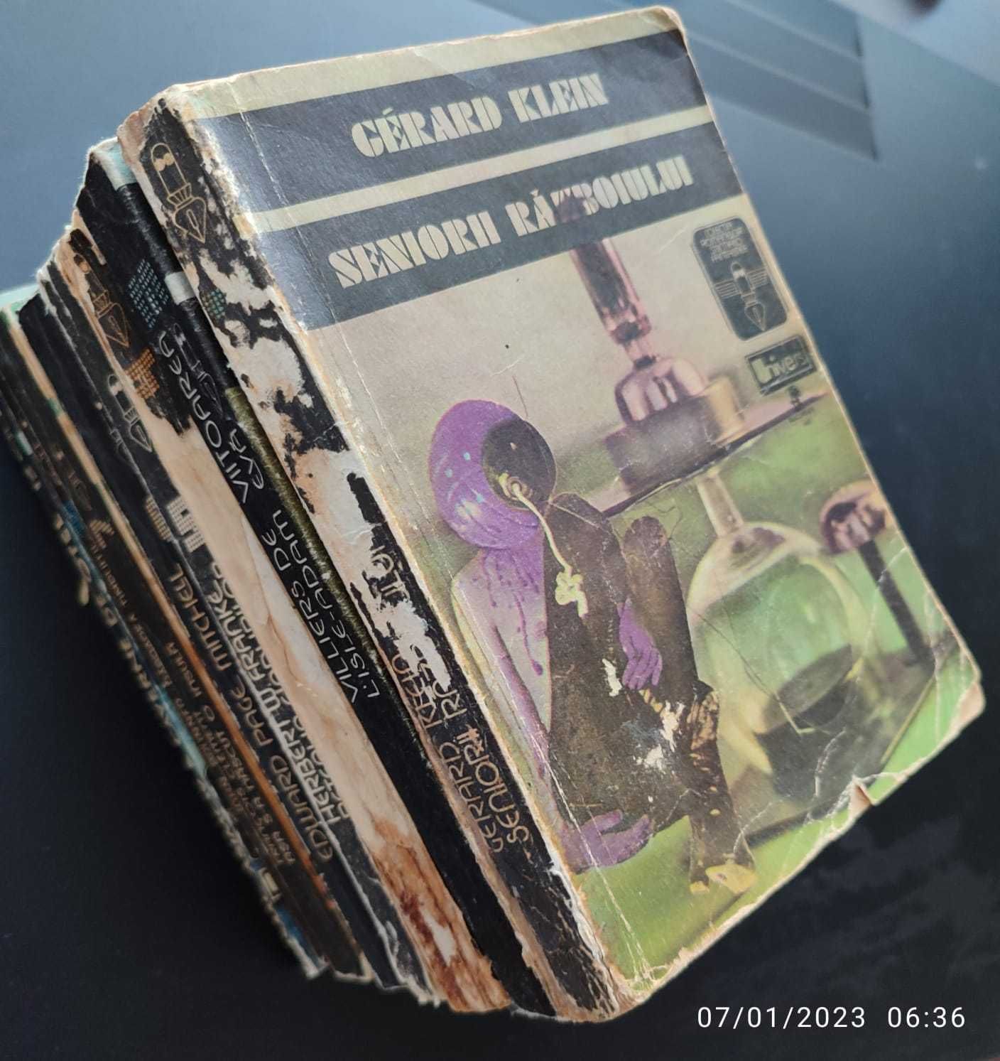 Carti din Colectia CRSF - Editura Univers - 8 volume