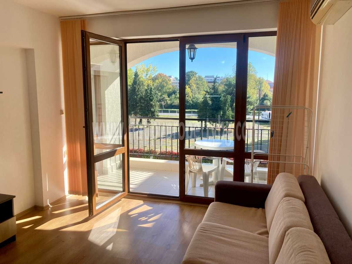 Продава се Двустаен апартамент в к.к. Слънчев бряг - 72 кв.м за 1028 €/кв.м - Снимка #3