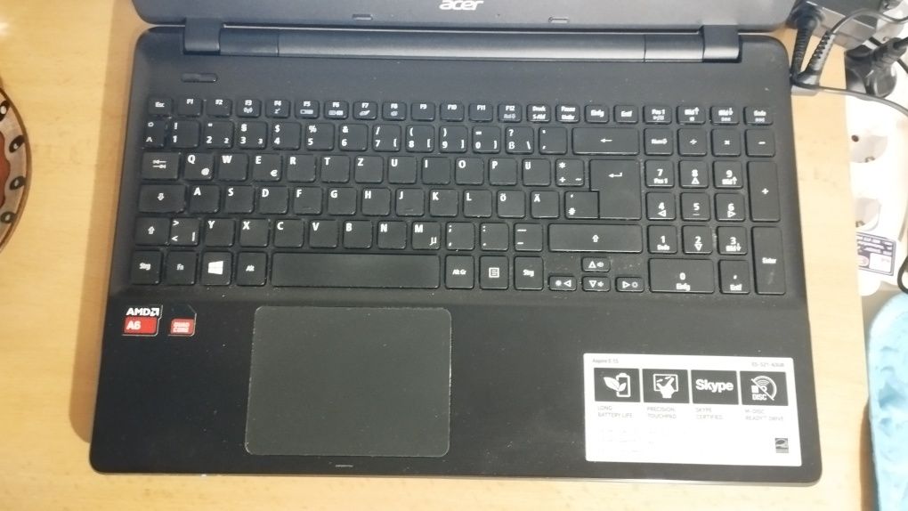 Laptop Acer Aspire работи с Windows 10