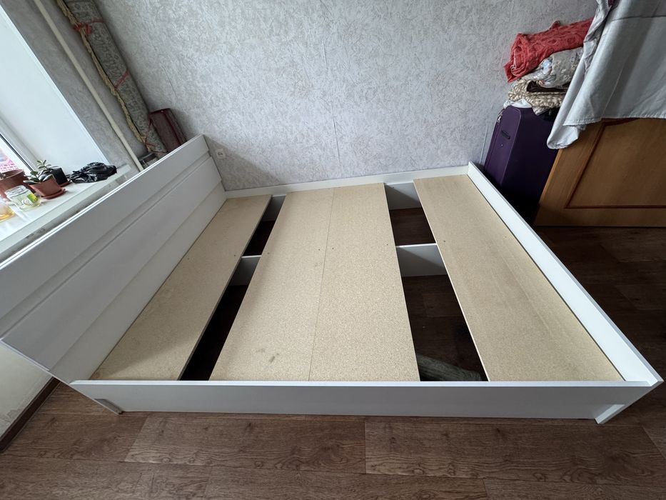 Продам двухспальную кровать