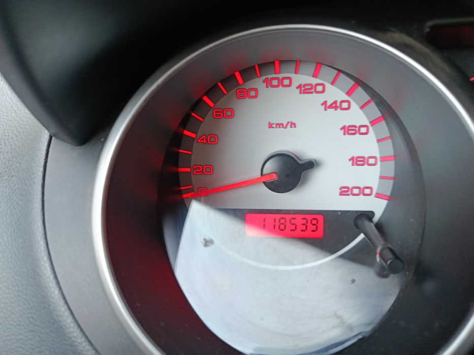 Vând Subaru 2004