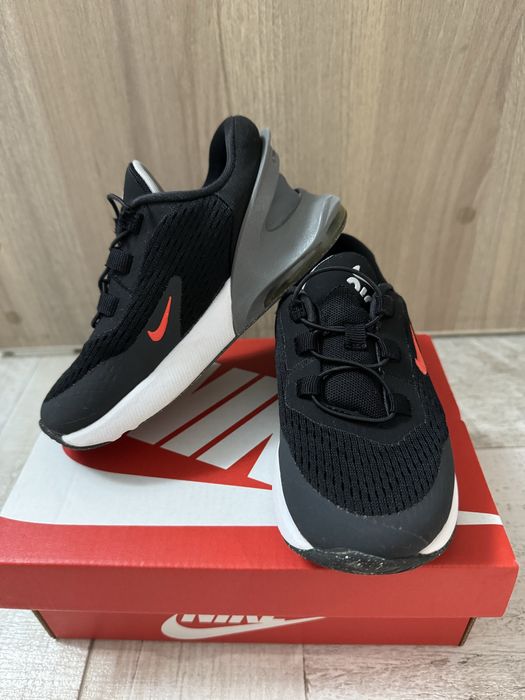 Спортни обувки NIKE AIR MAX 270 GO