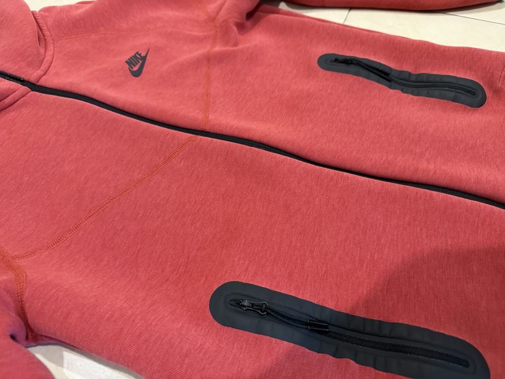 nike tech fleece Red