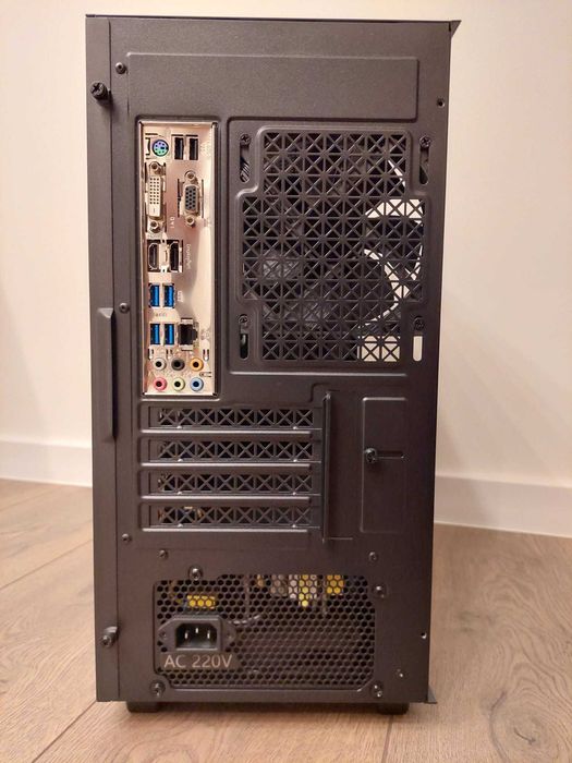 Gigabyte B250M-D3H, i3 7350K, 16GB RAM, SSD