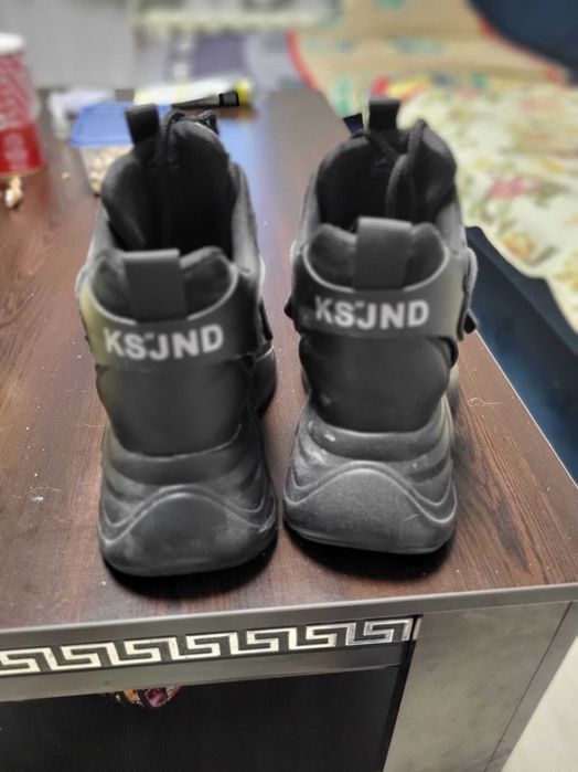 Зимни боти от Румъния