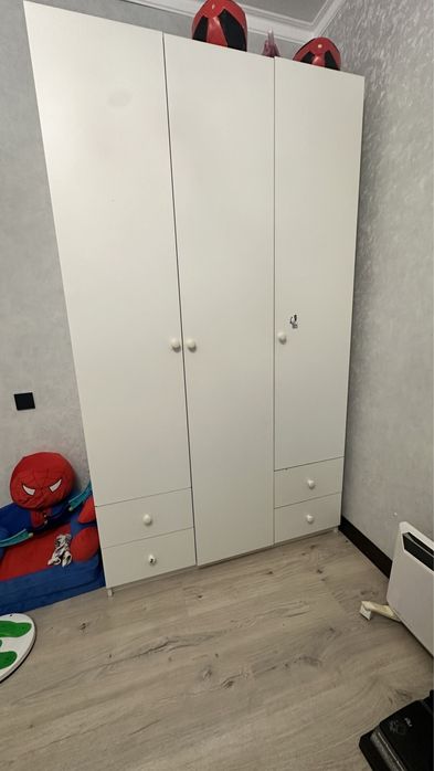 Продам шкаф вместительный