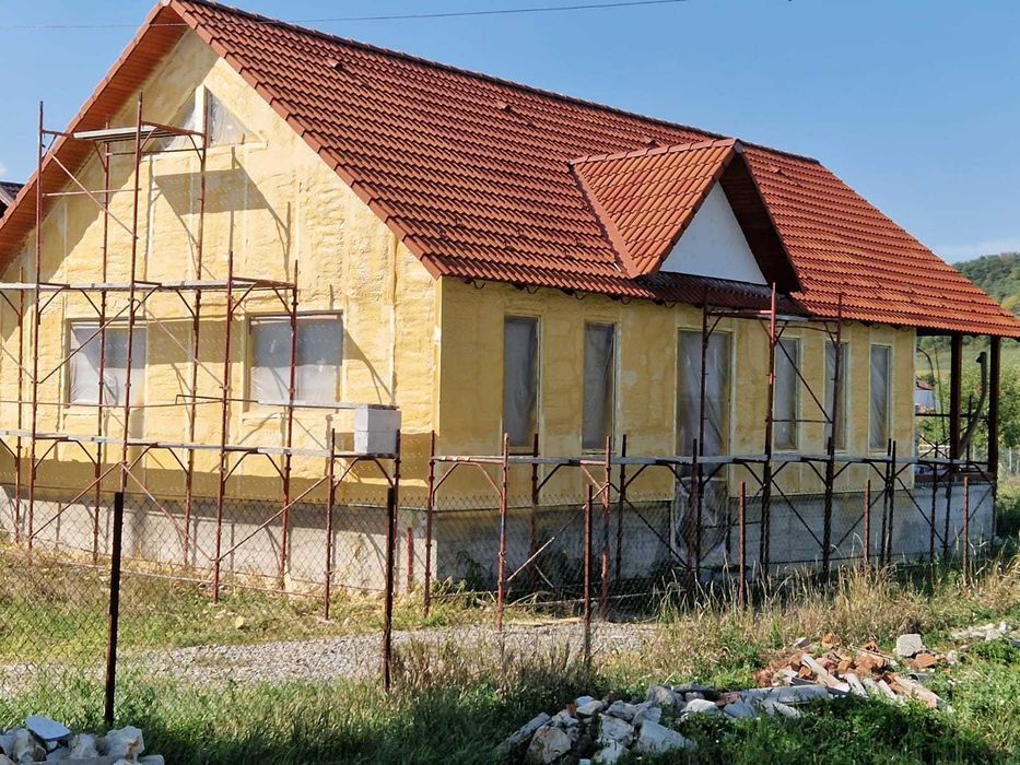 izolatii spuma poliuretanica