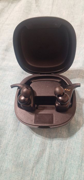 Безжични слушалки.