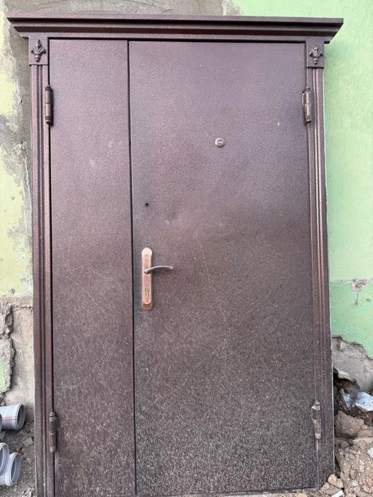 Темір есік сыртқы