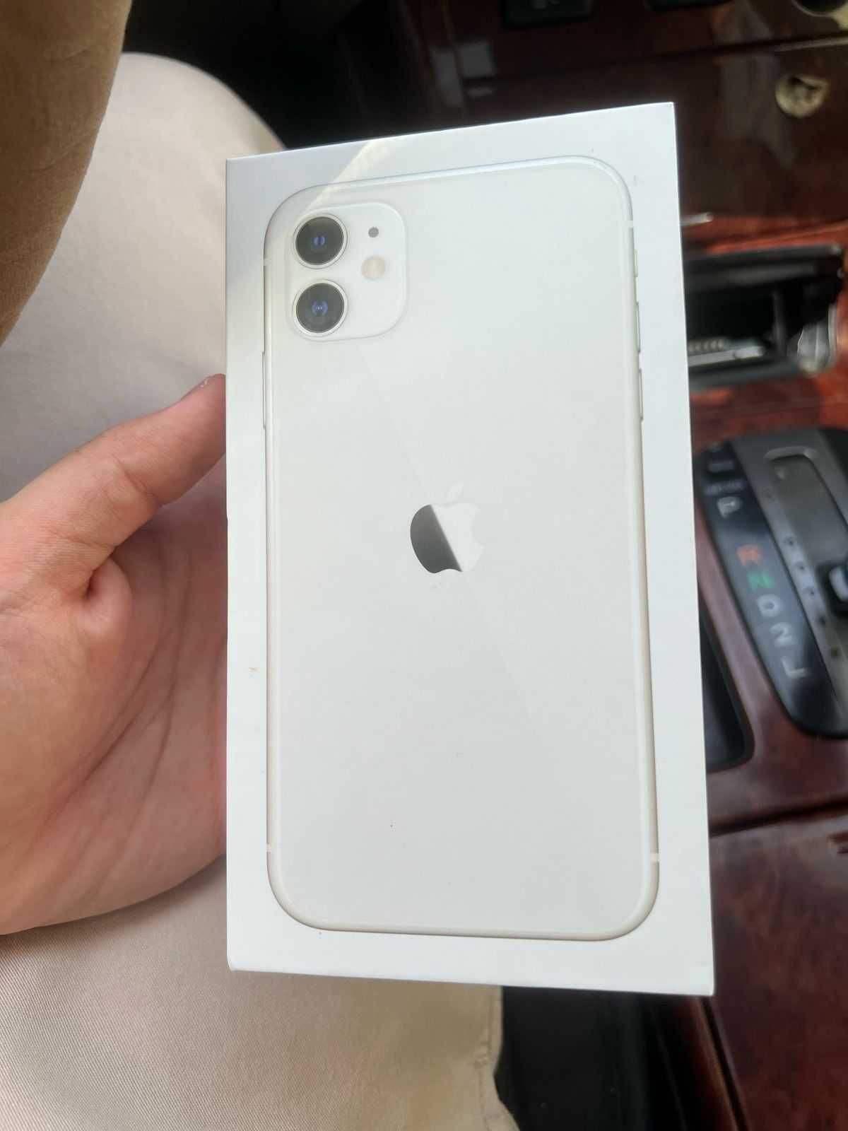 Iphone 11 в белом цвете, корпус целый. с коробкой