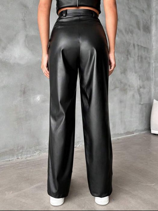 Pantaloni de piele