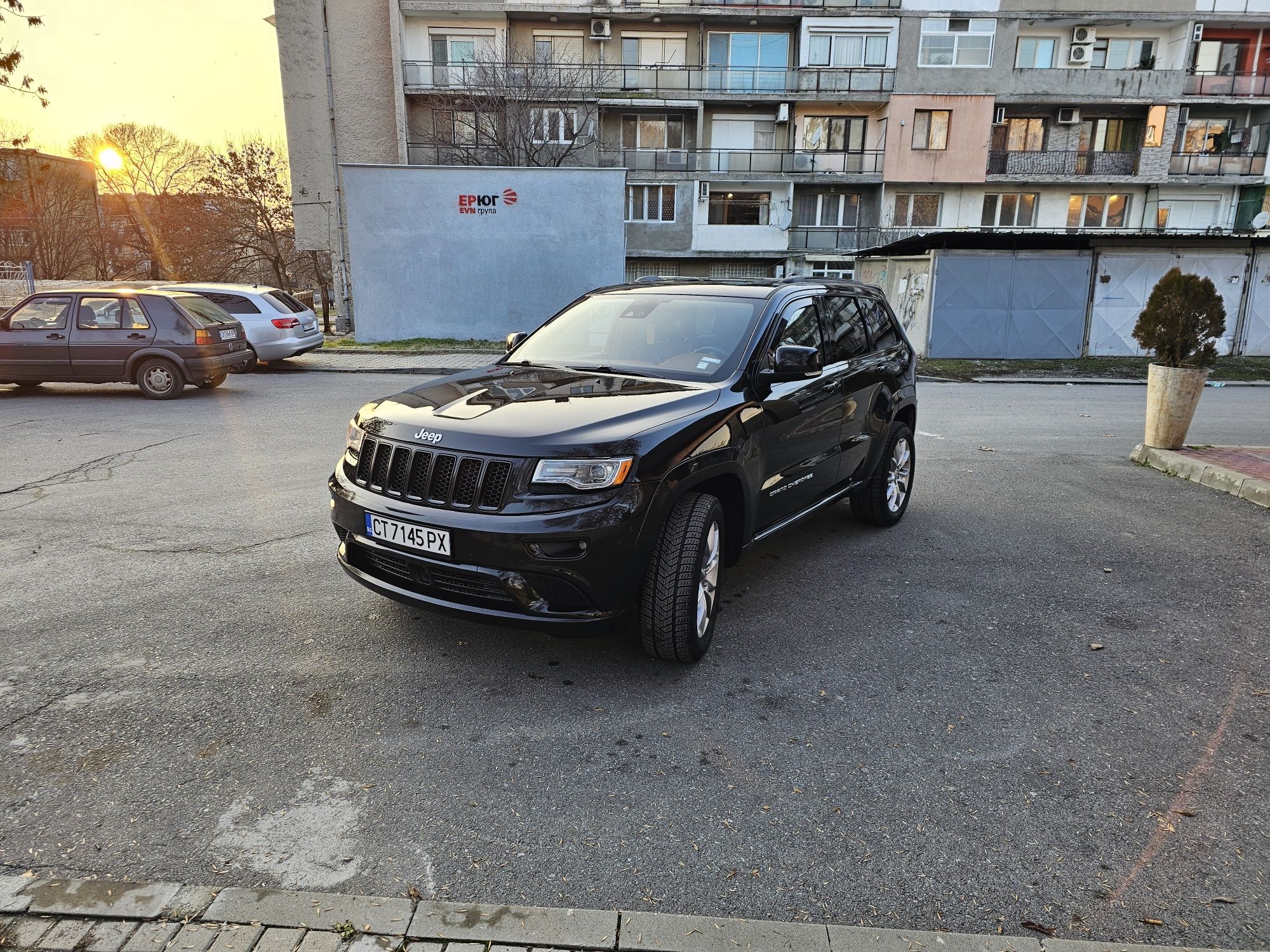 Jeep Grant Cherokee wk2 5.7