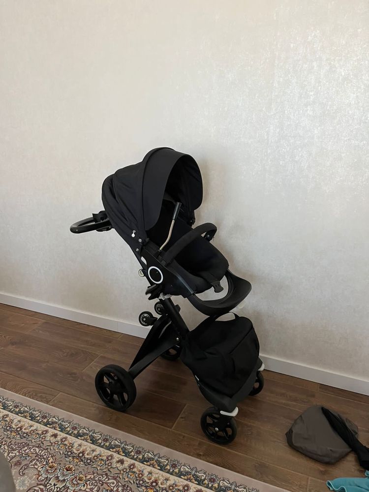 Коляска детское STOKKE