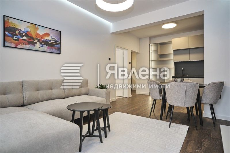 Продава се Тристаен апартамент в София, Център - 85 кв.м за 3918 €/кв.м - Снимка #5