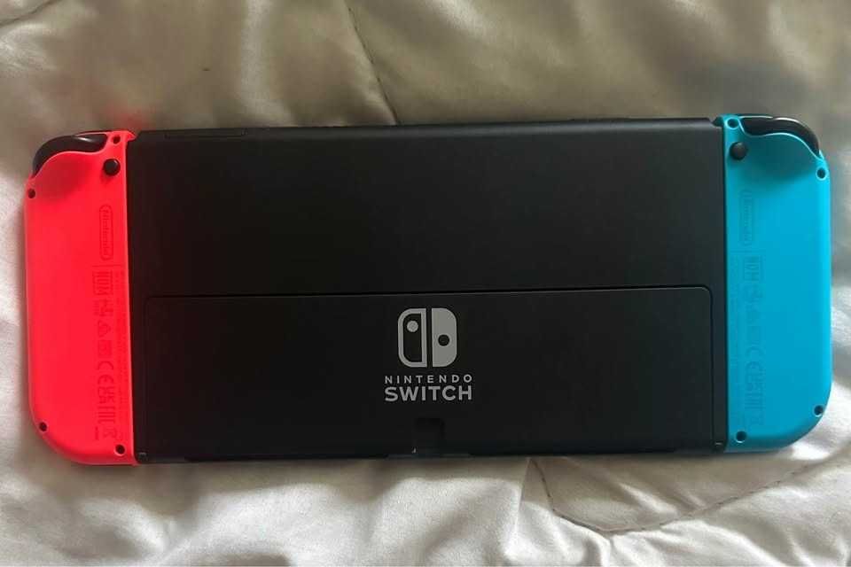 Nintendo switch OLED 64GB new