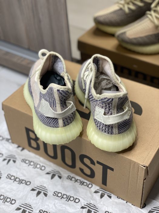 Adidasi YEEZI BOOST 350