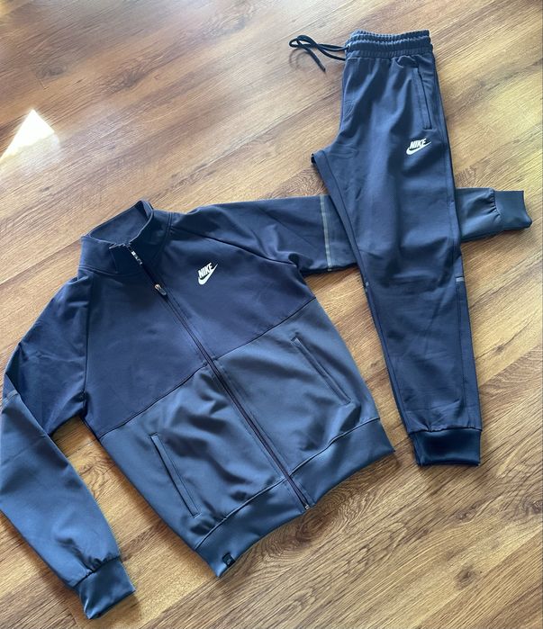 Мъжки екип Nike в сиво,материя лакоста
