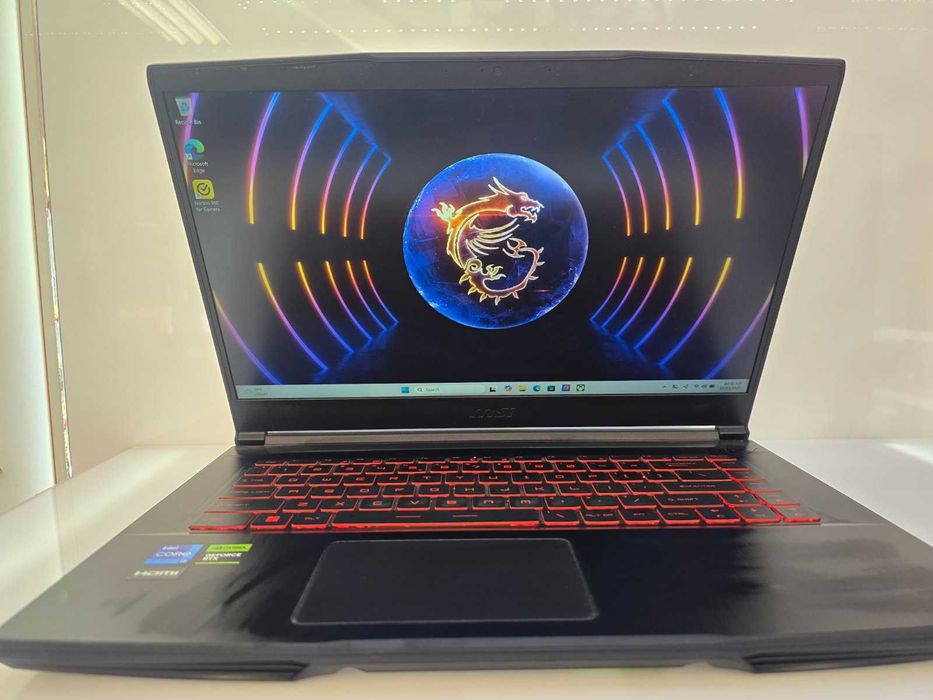 лаптоп MSI GF63.
