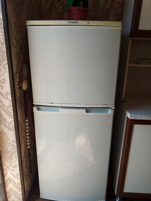 Холодильник сотилади