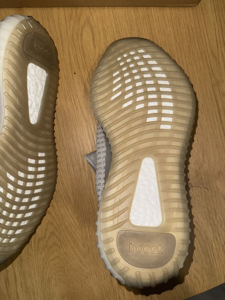Yeezy Boost 350 V2 'Tail Light 41 1/3