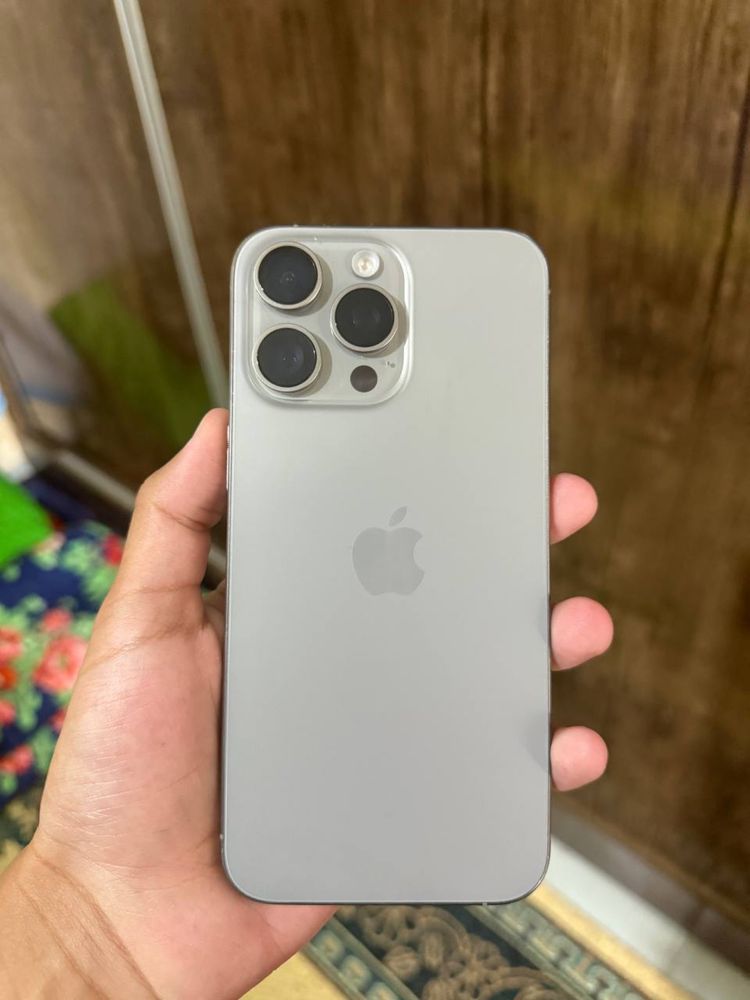 Apple 15 pro max