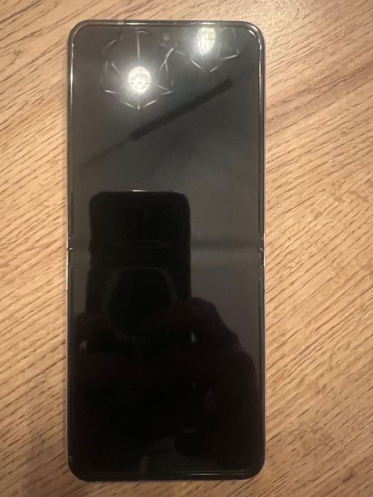 Samsung z flip 5 , 256gb, като нов