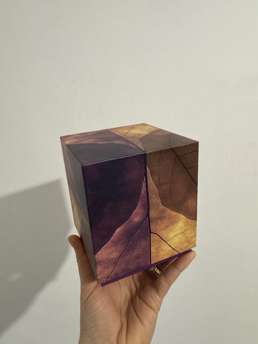 Lampa cub luminos cu suport din lemn decoratiune